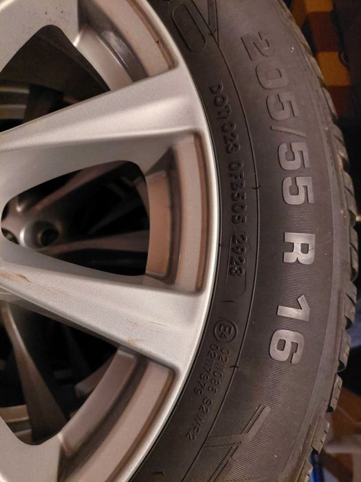 Jantes 205 55 R16 pneus novos