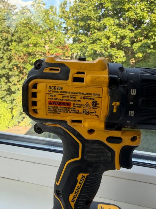 Оригінал DeWALT DCD709 20V MAX Brushless, ударний шуруповерт, стан хороший