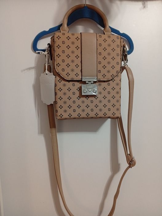 Śliczna mała torebka .Nowa