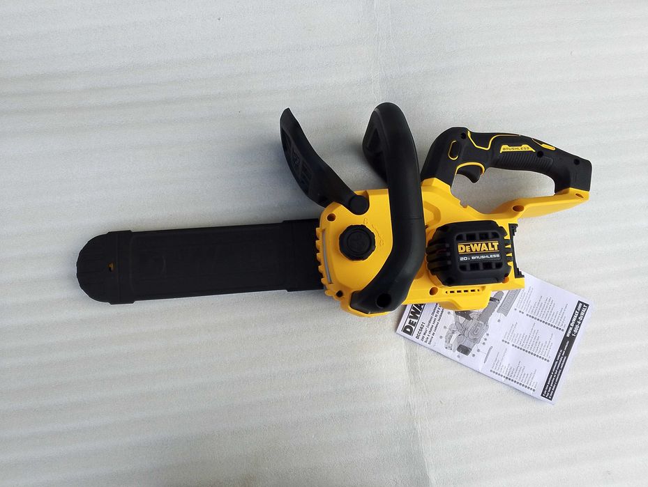 Акумуляторна ланцюгова пила DeWALT DCCS621