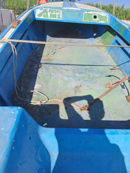 Efectua se trabalhos em fibra de vidro