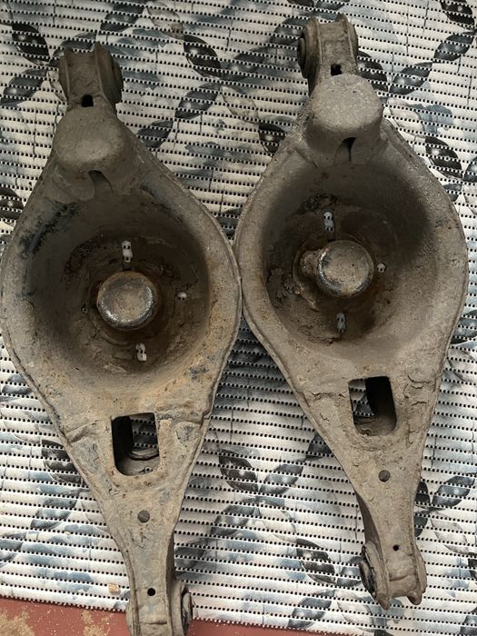 Продам 2 задних подпружиных рычага Мазда 6 gg под реставрацию
