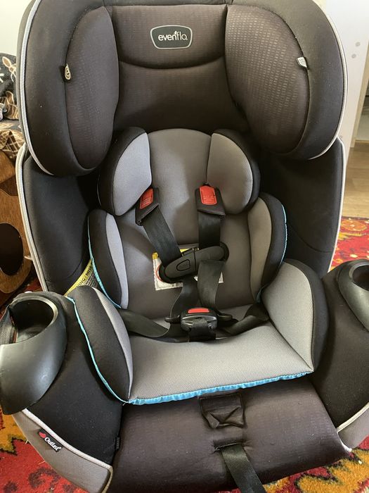 Автокресло универсальное Evenflo