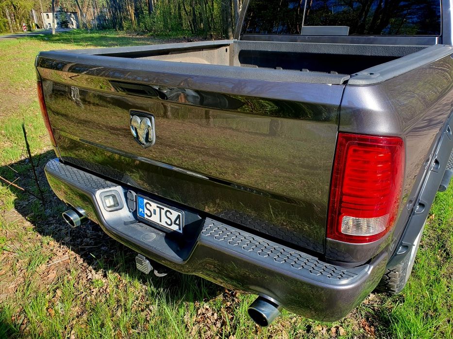 Dodge Ram Sport skóra 4x4 zamiana na motocykl lub Challengera