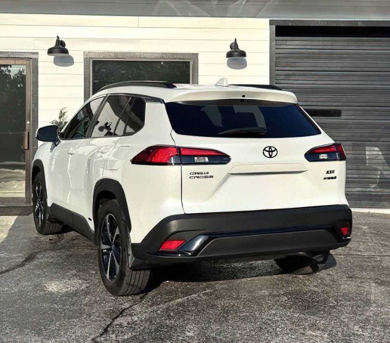 Toyota Corolla Cross      2024