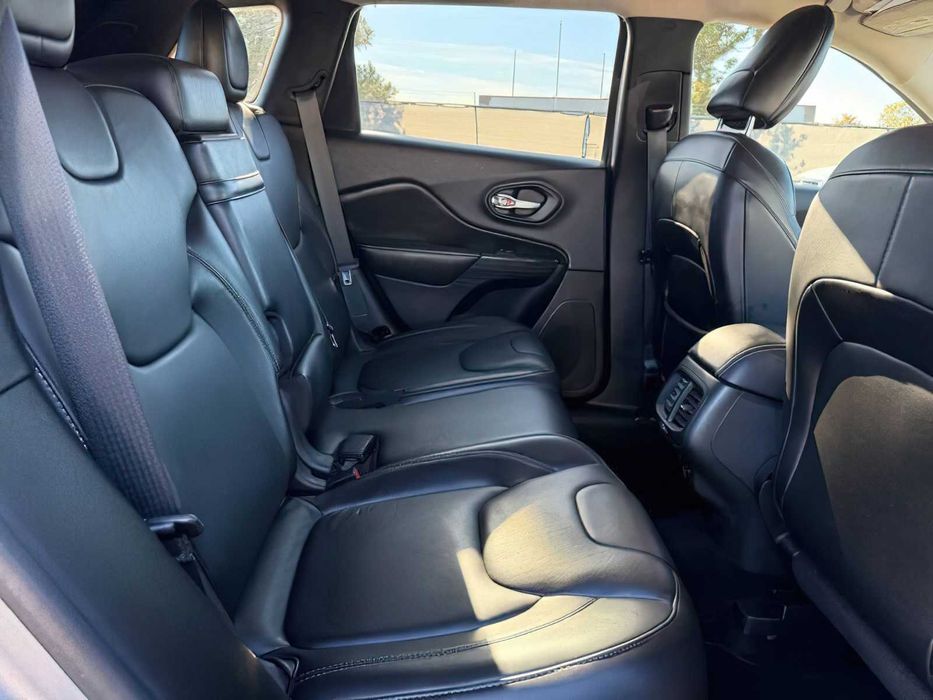 Jeep Cherokee Limited      2015