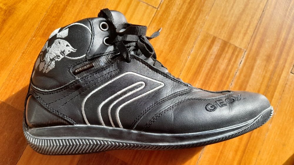 Ténis (bota) confortáveis e quentes NOVOS
