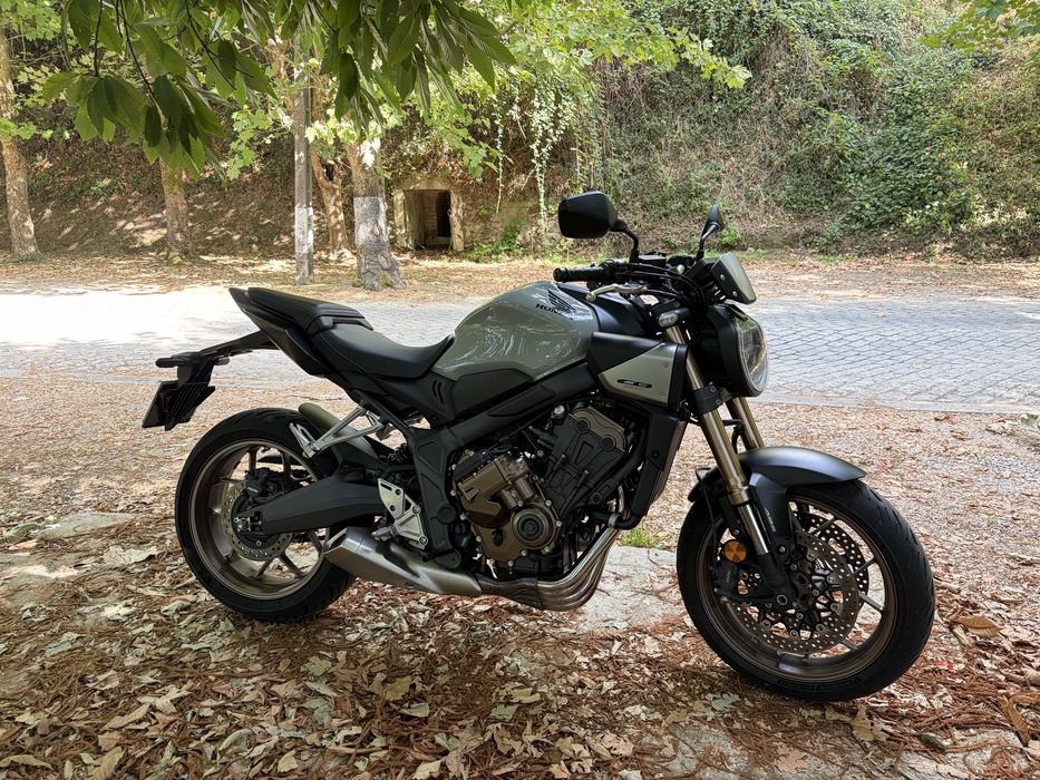 Honda CB650R E-Clutch 35kw 2024