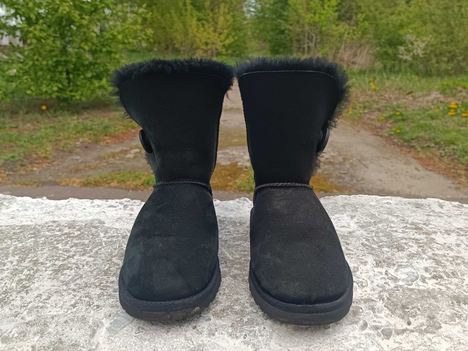 Оригінальні замшеві черевики UGG