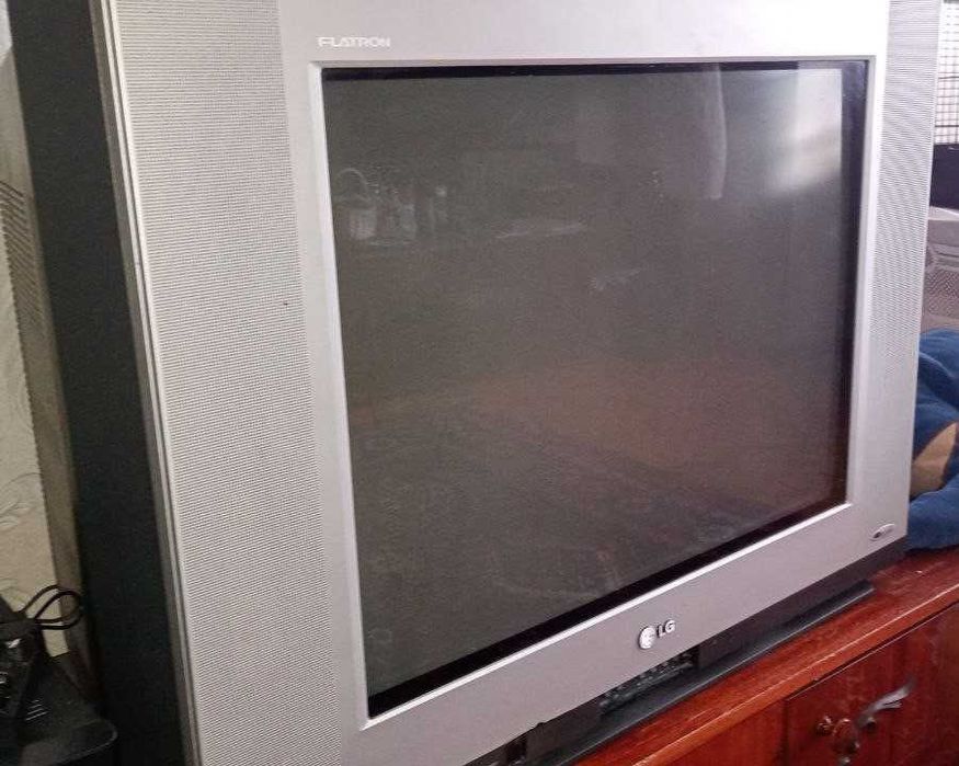 Продам телевізор LG, модель CT-25Q20RQ у хорошому стані.