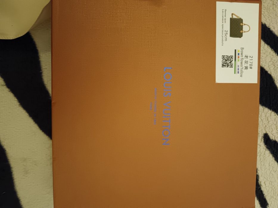 Mala baú Louis Vuitton nova