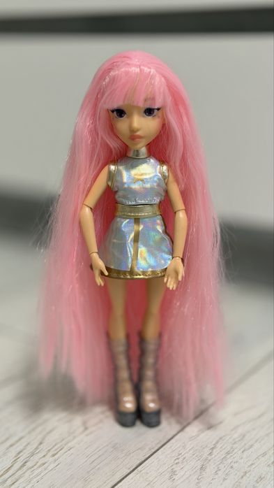 Лялька K-Pop Idol Yuni Fashion Doll Оригінал