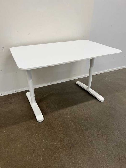 Secretária IKEA Bekant 120 x 80 Branco