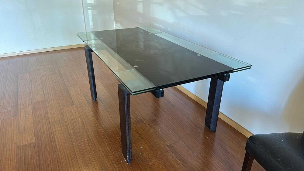 Mesa de vidro rebatível
