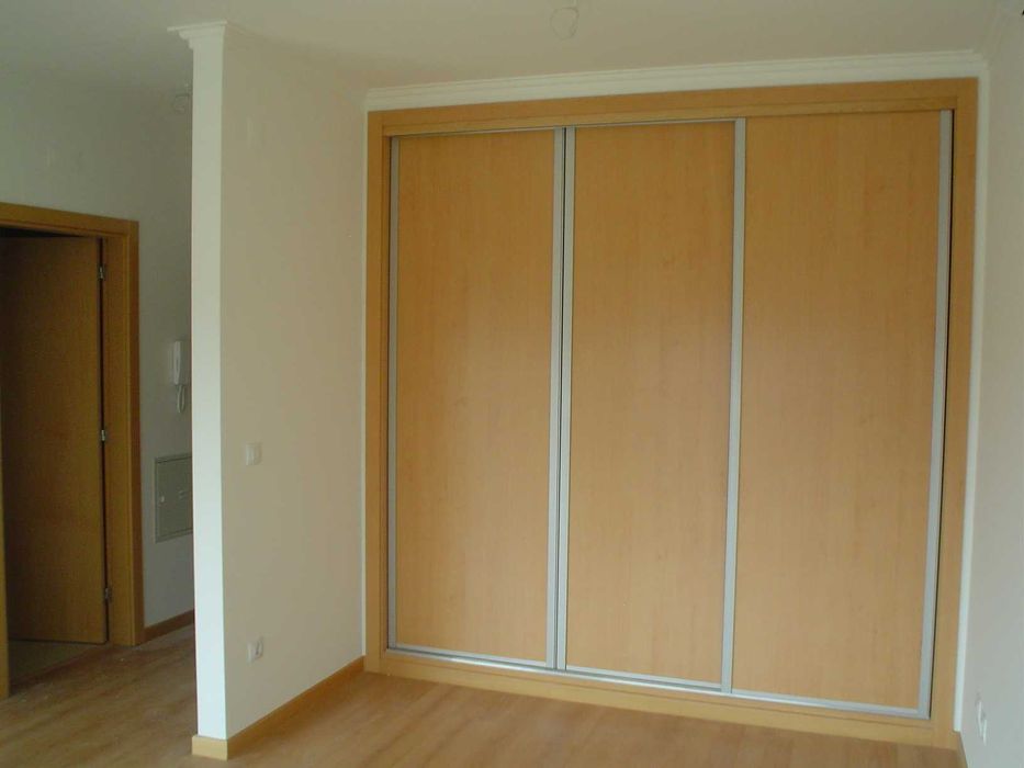 Apartamento T0 C/ Garagem Fórum de Coimbra/Portugal dos Pequenitos