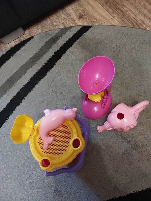 Zestaw zabawek do wody lub piasku plus piłeczka