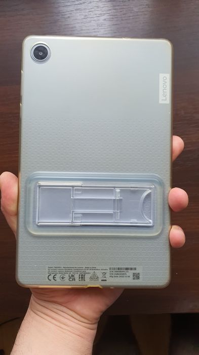 tablet Lenovo M8 4 gen. Android 13  idealny stan
