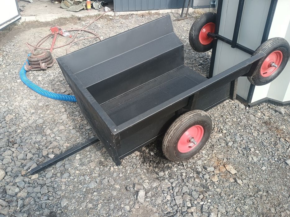 Przyczepka ogrodowa do traktorka kosiarki