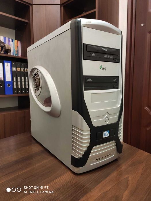 ПК  -    для  роботи  та  ігровий   в онлайн.