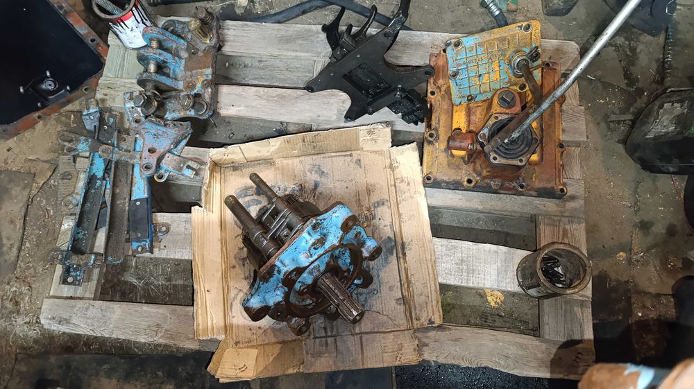 Мтз 80 на запчастини або під відновлення на 95% комплектний