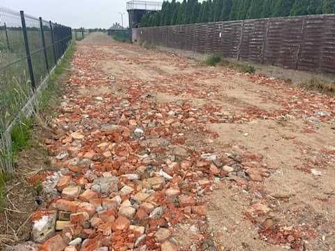GRUZ Ceglany Betonowy Mieszany Ceglano-Betonowy Przekrusz Pustak Z Rozbiórki ODDAM ZA DARMO Transport Na Drogę Podbudowę Plac