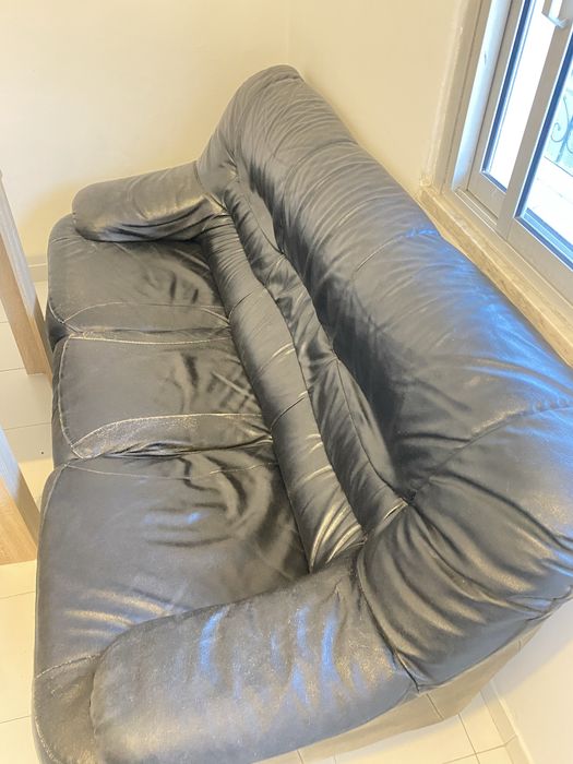 Sofa em pele em bom estado