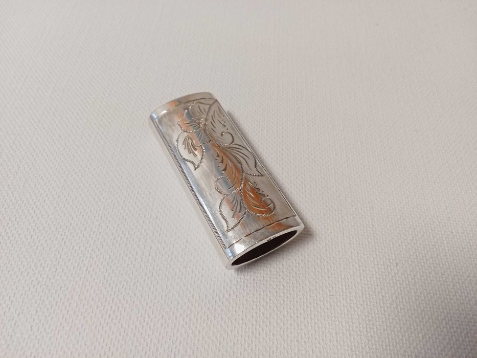 Capa de Esqueiro em prata gravada