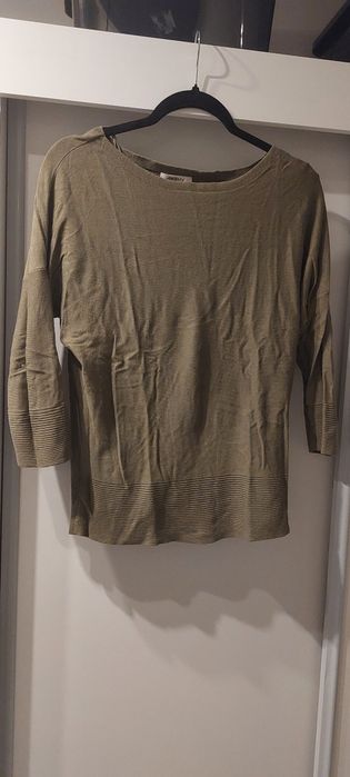 Sweter zielony rękaw 3/4