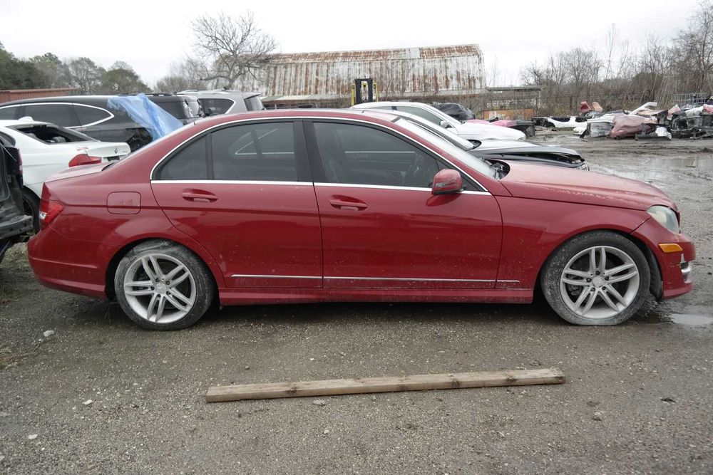 Разборка Mercedes W204 2007-2014 / Мерседес W204 б/у запчастини