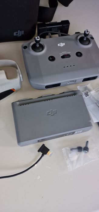 Dron DJI Mini 2 Fly More Combo – stan bardzo dobry, komplet akcesoriów
