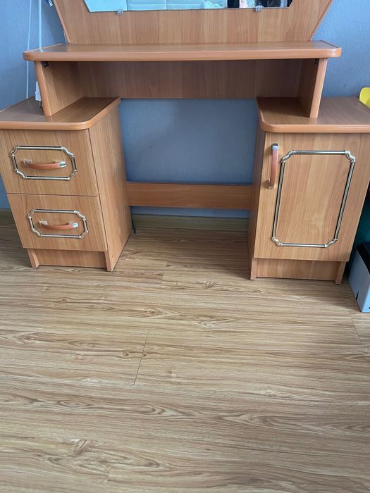 Столик кімнатний