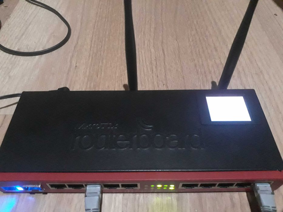 Микротик MikroTik RB2011UiAS-2HnD-IN 10 портов гигабитный WiFi Board