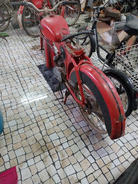 Famel satélite antiga