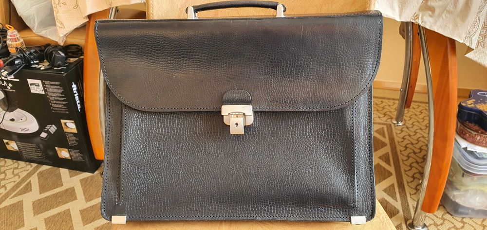 Продам портфель шкіряний. НОВИЙ.