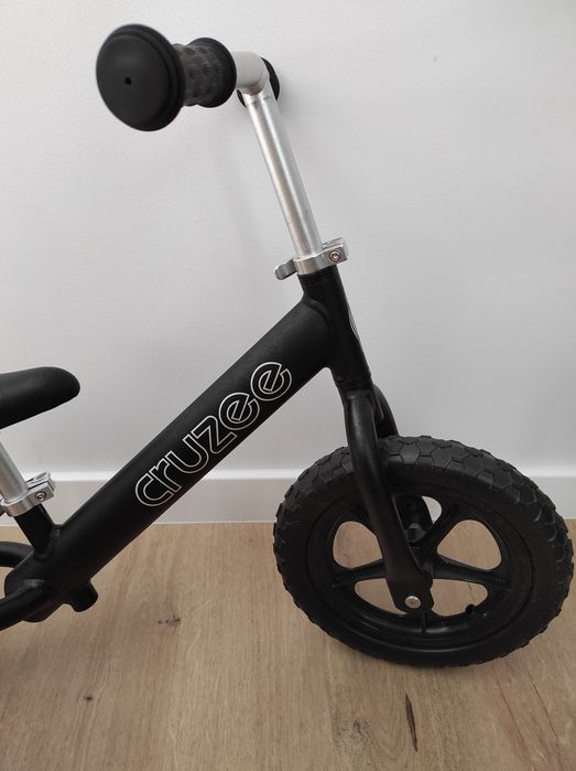 Rowerek biegowy czarny Cruzee