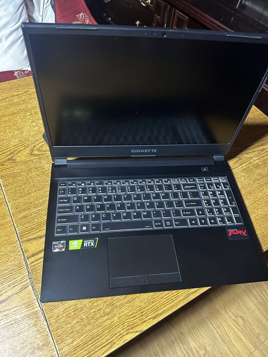 Gigabyte G5 Ryzen 5600 RTX3060 32GB RAM 512 SSD