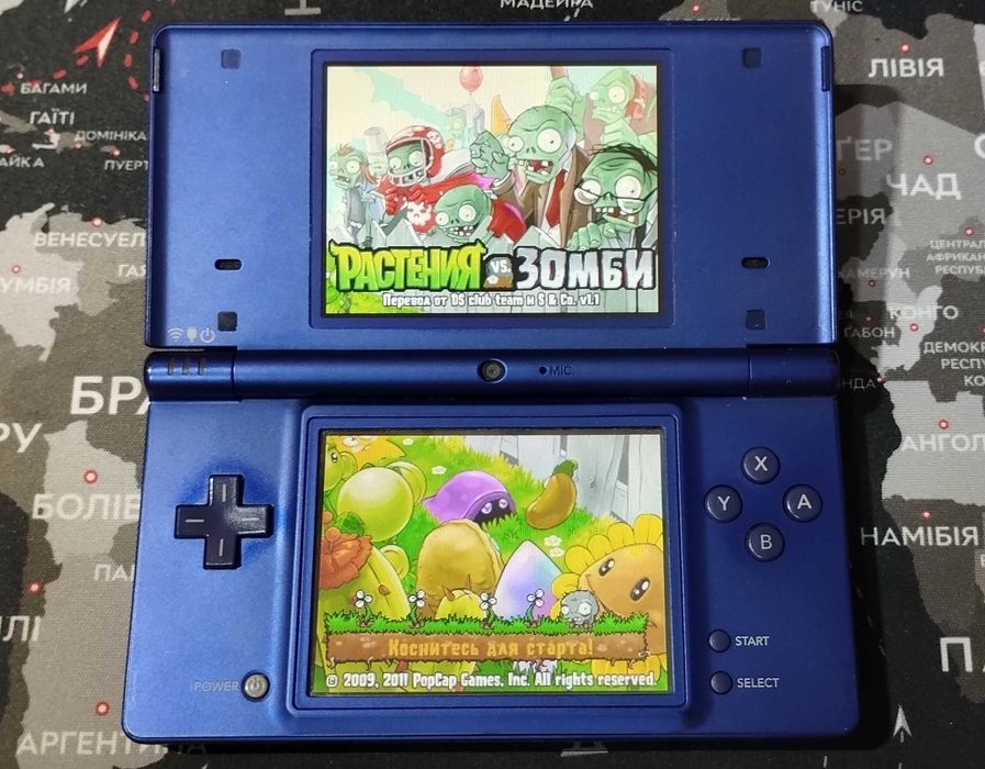 Nintendo DSi синього кольору