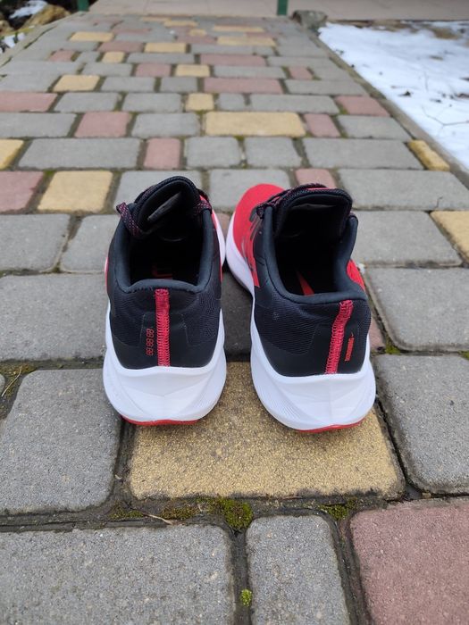 Кроссовки Nike 42