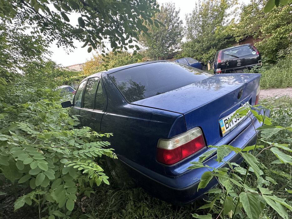 Продам BMW E36 1.8 бензин механіка