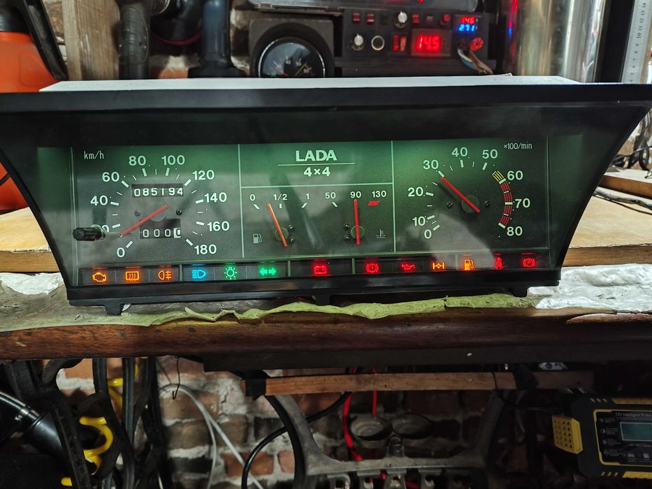 21213 нива приборка щиток панель