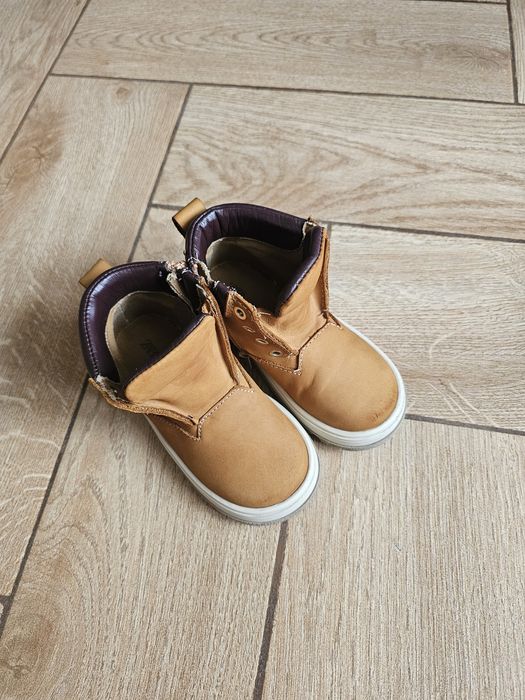 Zara, натуральна шкіра