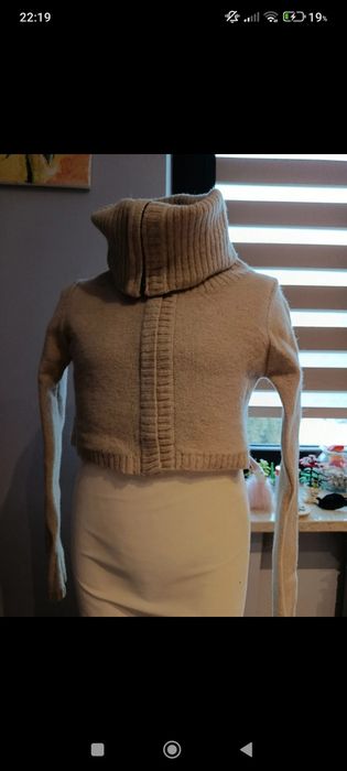 jasny rozsuwany krótki sweter z golfem 100%wełna