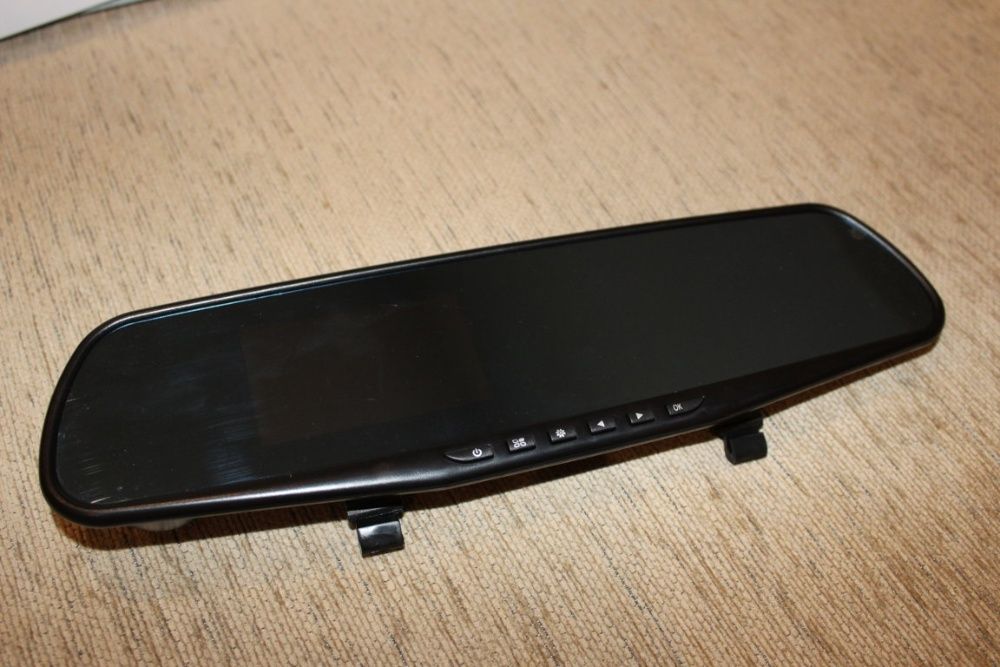 Espelho retrovisor com câmara frontal e câmara traseira