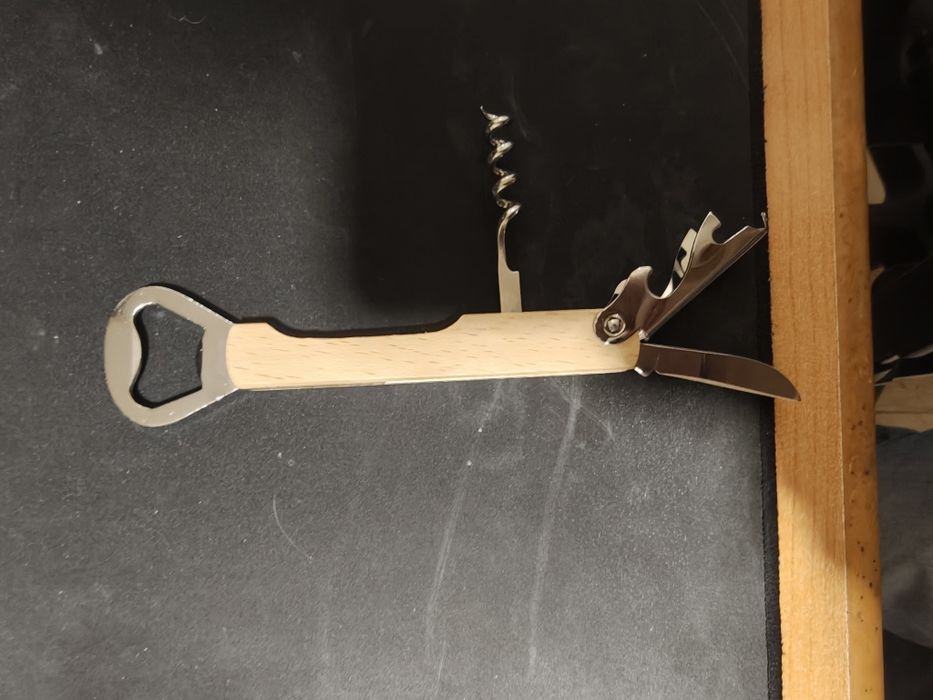 Saca-rolhas Multifunções