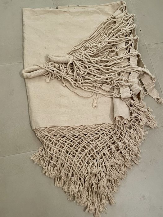 Cama Baloiço em tecido Rústido cor clara