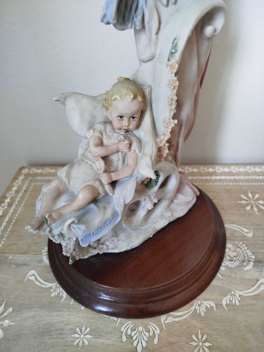 Antiga e Belíssima Escultura em Marfinite