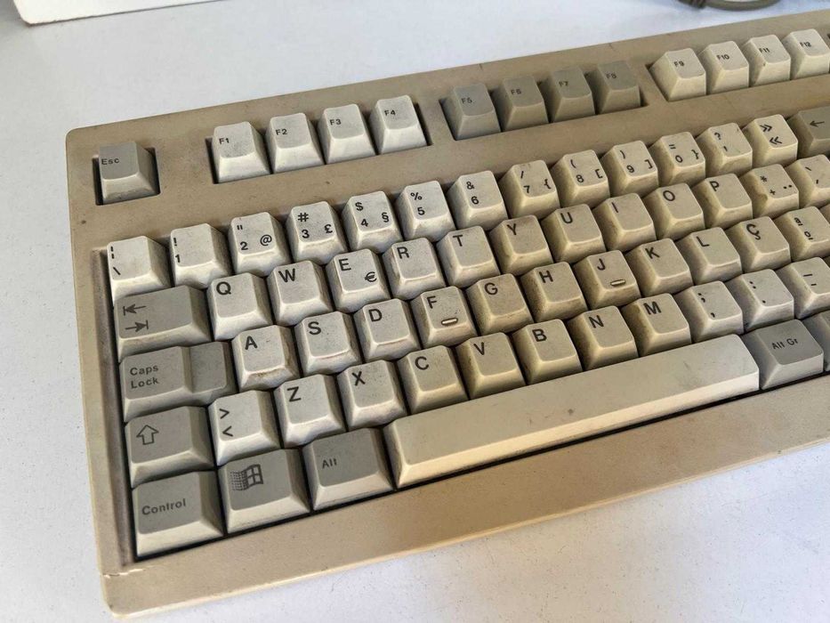 City Desk Computer System Keyboard64550306606850121