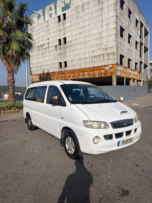 Hyundai H1 2.5cc de 9 lugares