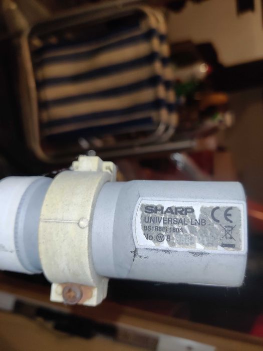 Antena wraz z konwerterem Sharp