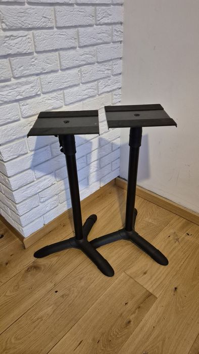Stojaki pod głośniki
